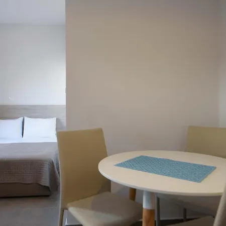 Ourania Apartment *