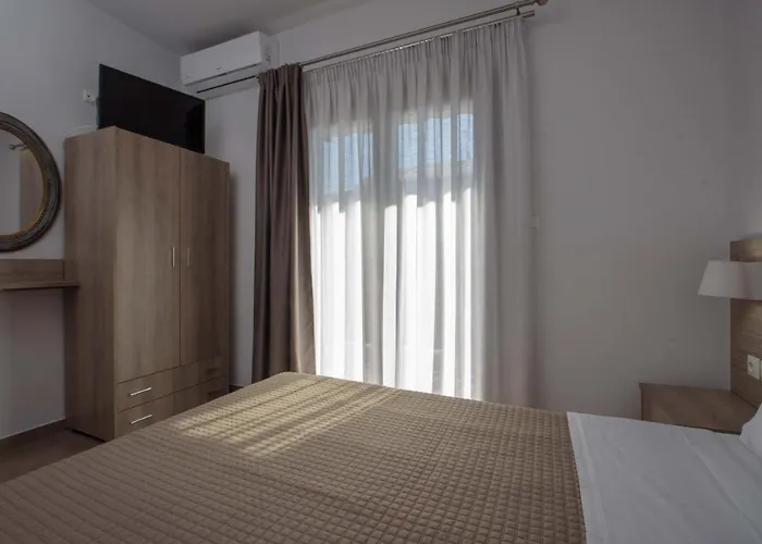 Ourania Apartament *