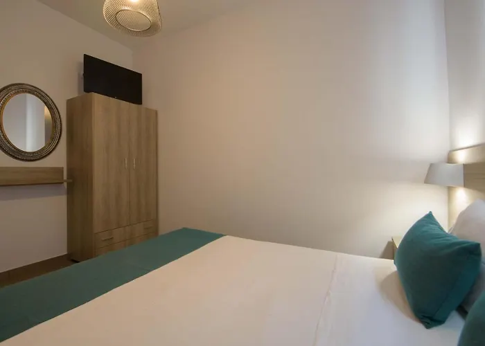 公寓 Ourania 伊里斯斯