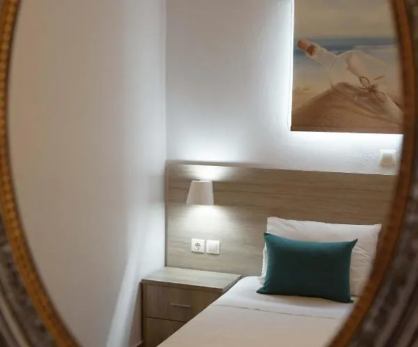 Ourania 伊里斯斯